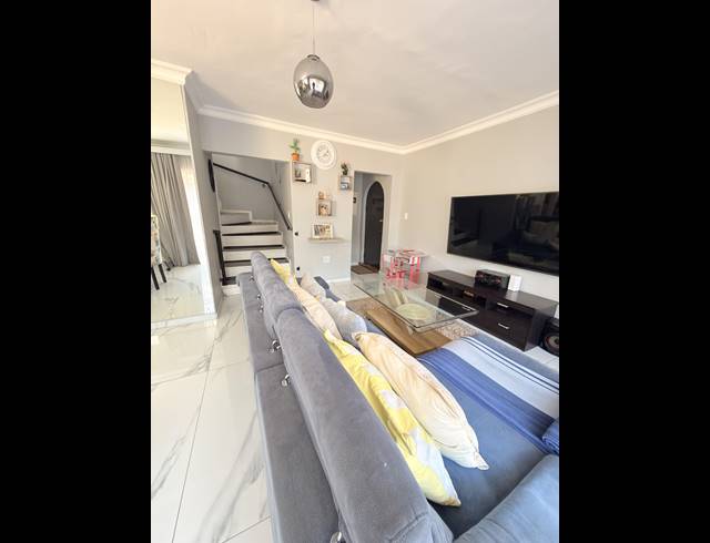 3 BEDROOM DUPLEX FOR SALE IN EDLEEN